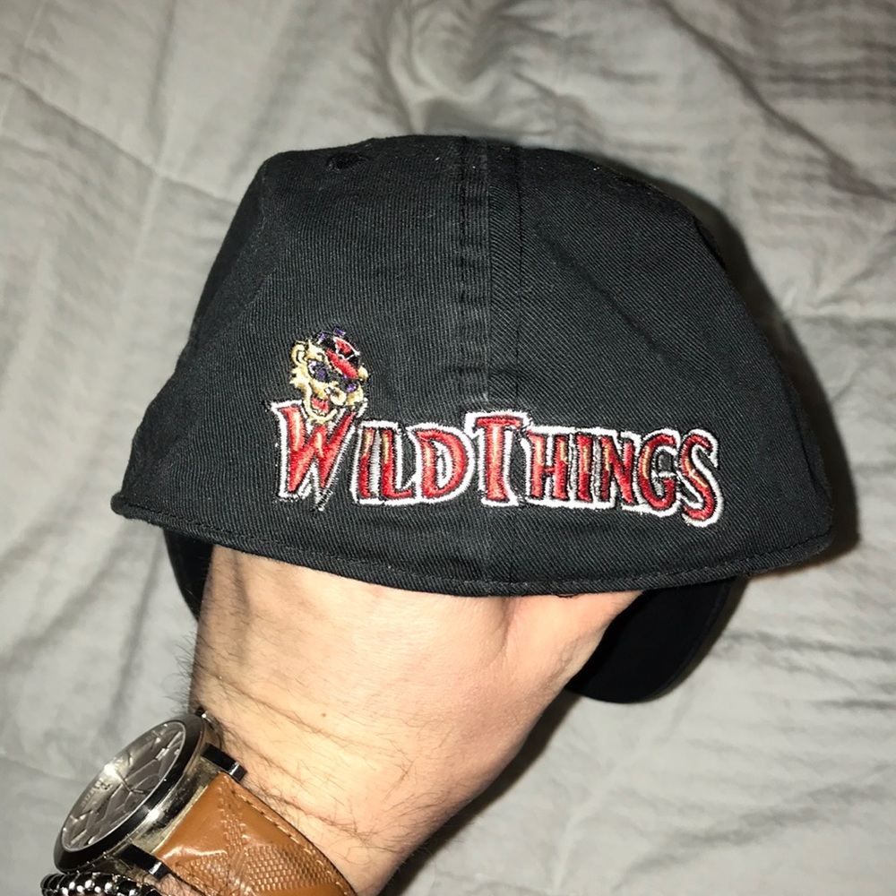 Wild things signed hat - Picture 2 of 2
